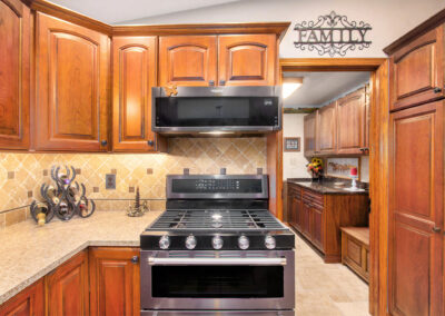 Lowell Kitchen Stove and Microwave