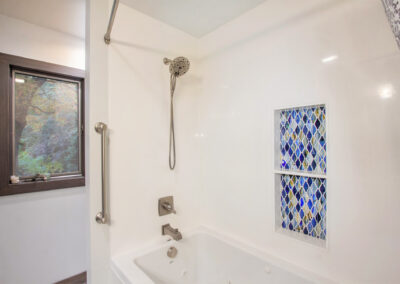 Pratt Lake Bathroom Shower